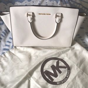 Michael Kors Selma Bag